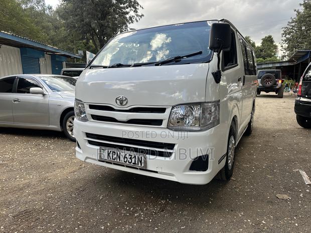 Toyota HiAce 2011 White