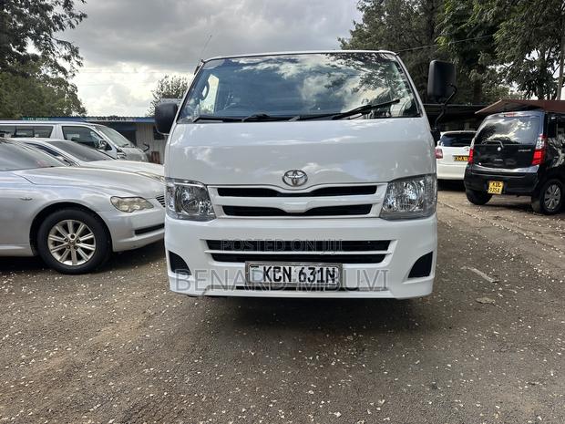 Toyota HiAce 2011 White - thumbnail 8