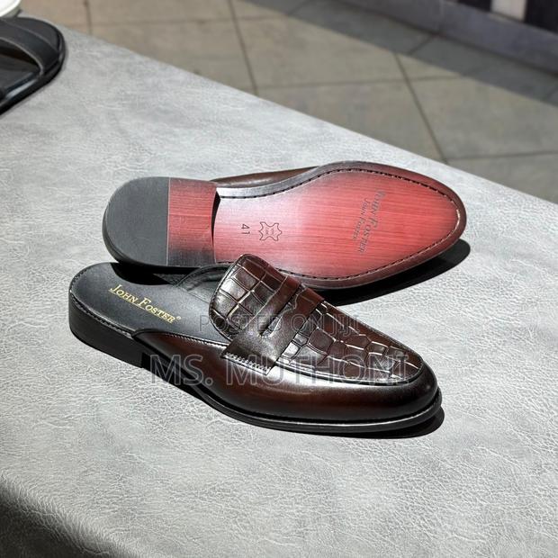 John Foster Leather Mule Loafers Featuring a Chain Detail - thumbnail 4