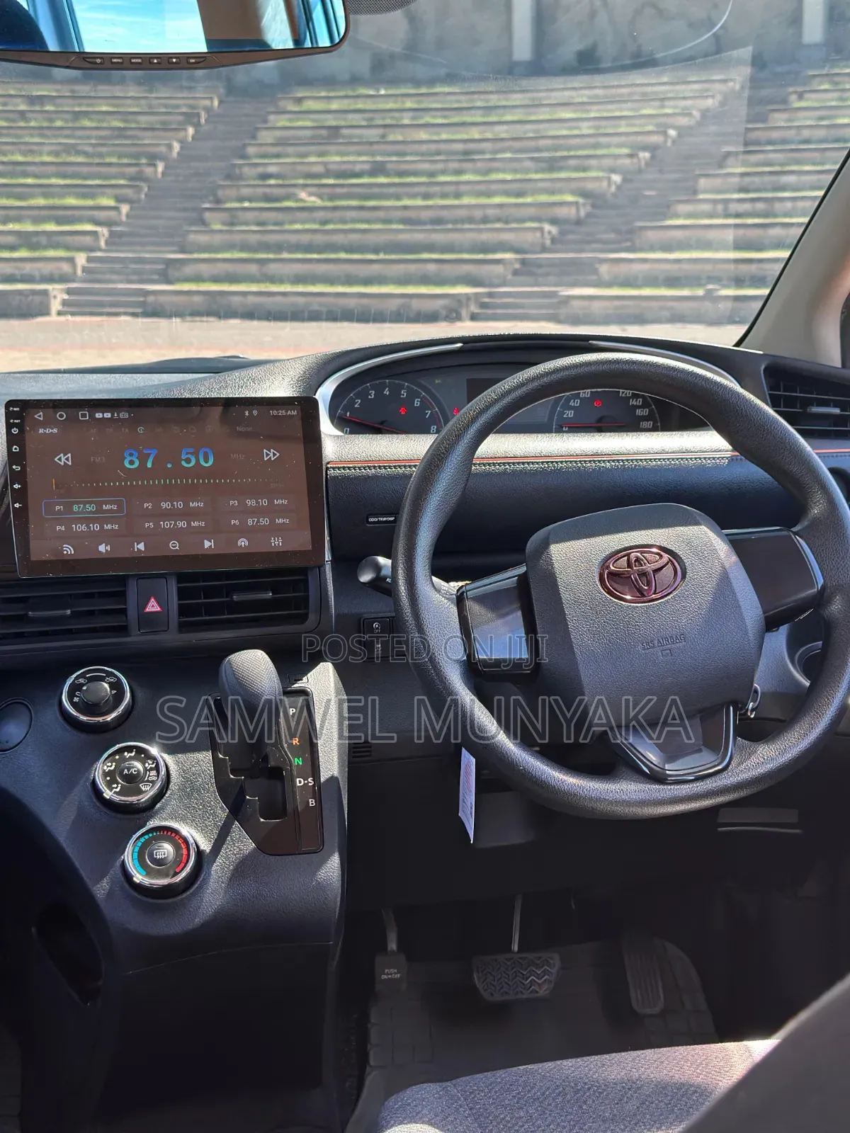 Toyota Sienta 1.5 FWD 2017 Pearl