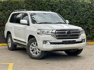 Toyota Land Cruiser 4.5 V8 TD 2018 White