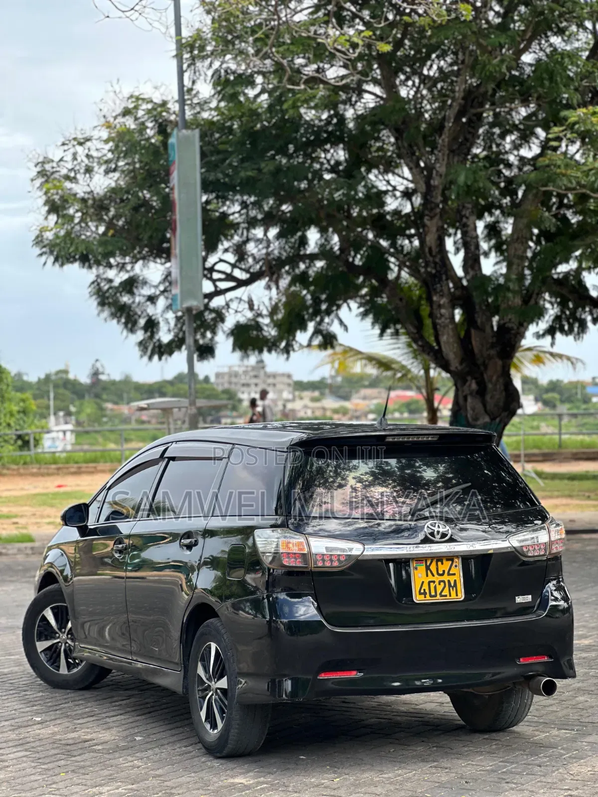 Toyota Wish 2013 Black