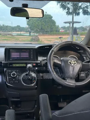 Toyota Wish 2013 Black