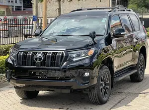 Toyota Land Cruiser Prado 2.8 2023 Black