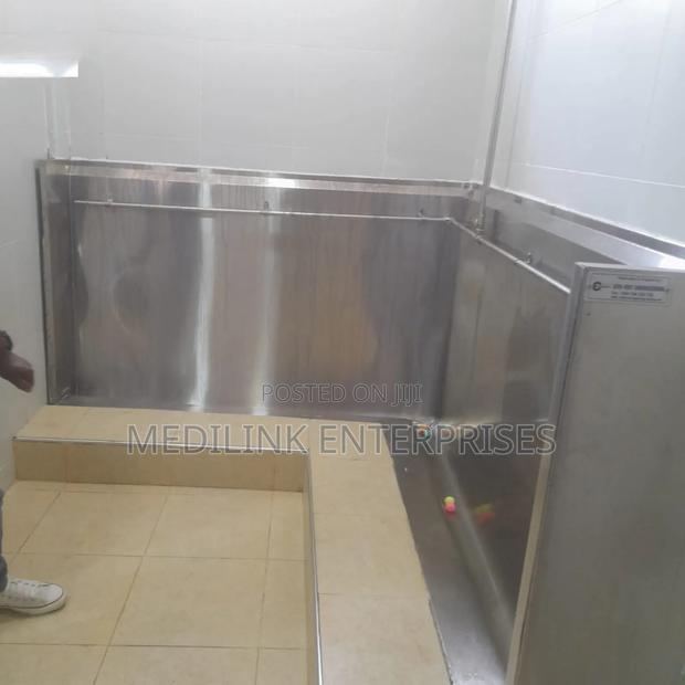 Men Latrine Customized Urinal Structure