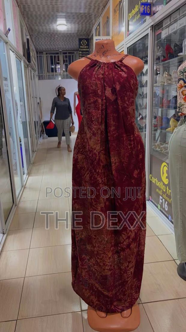 Backless Dera-Free Dress