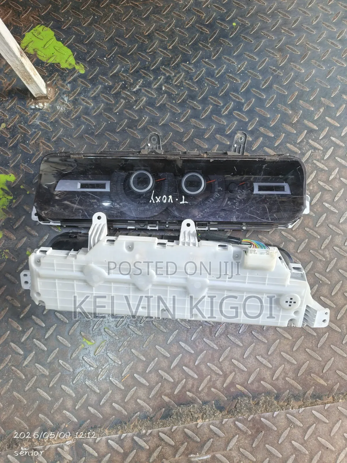 Toyota Voxy Speedometer
