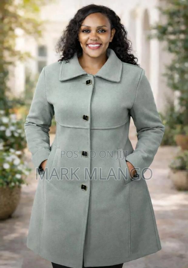 New Trenchcoat 
Sizes 2xl-8xl Same as 42-52
*Turkey Quality