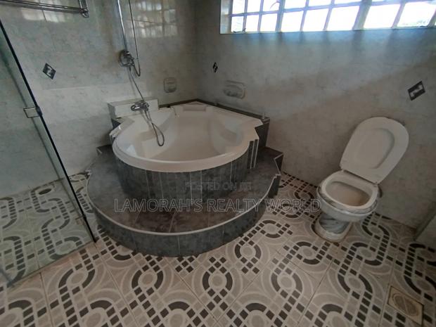5bdrm Mansion in Runda for rent - thumbnail 10