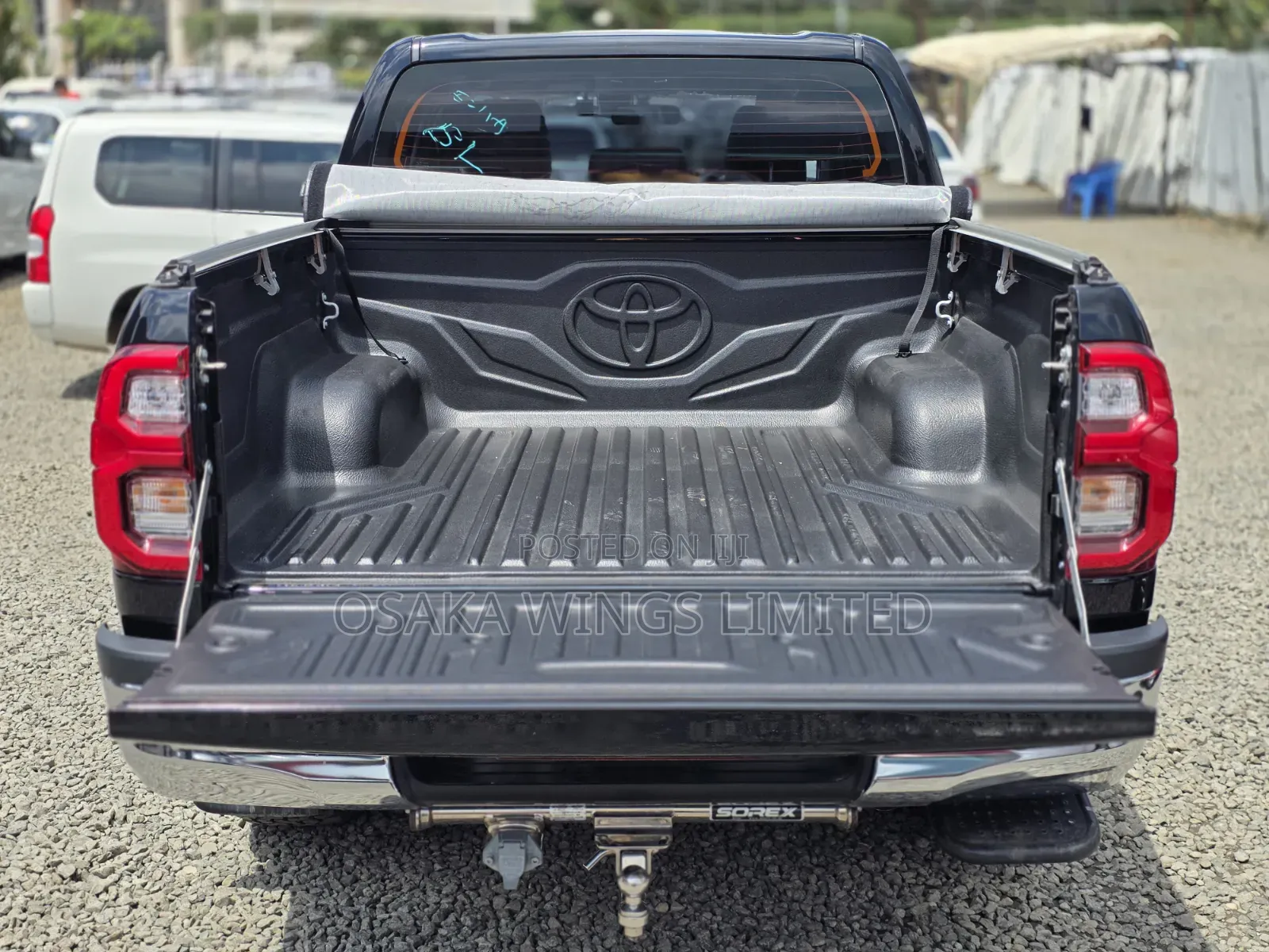 Toyota Hilux 2021 Black