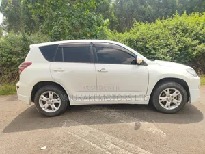 Toyota RAV4 2.4 2008 Pearl