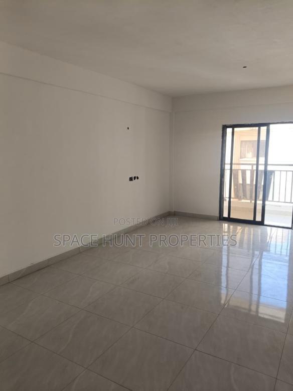 2bdrm Apartment in Gateway Mall Area for sale