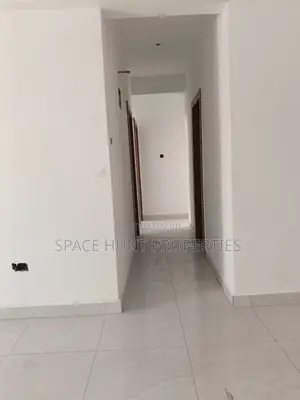 2bdrm Apartment in Gateway Mall Area for sale