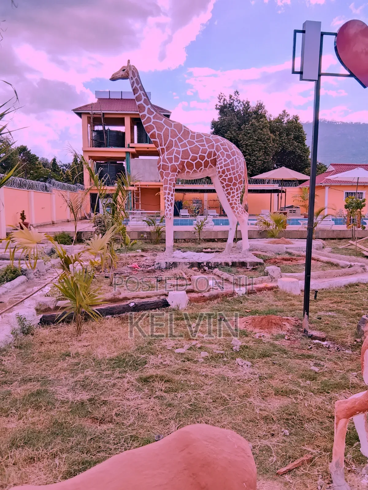Giraffe Sculpture