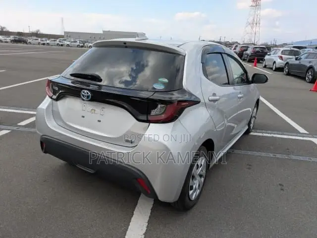 Toyota Yaris 2020 Silver