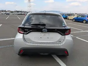 Toyota Yaris 2020 Silver