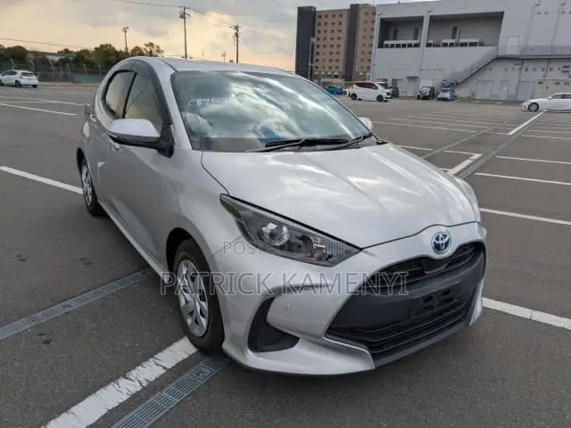 Toyota Yaris 2020 Silver