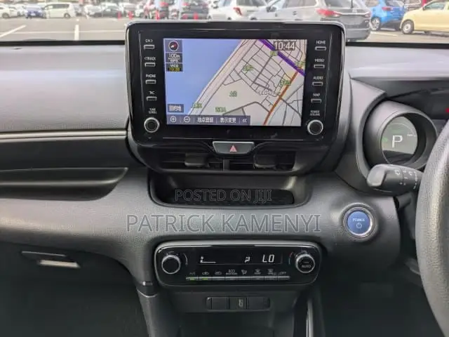 Toyota Yaris 2020 Silver