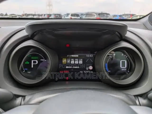 Toyota Yaris 2020 Silver
