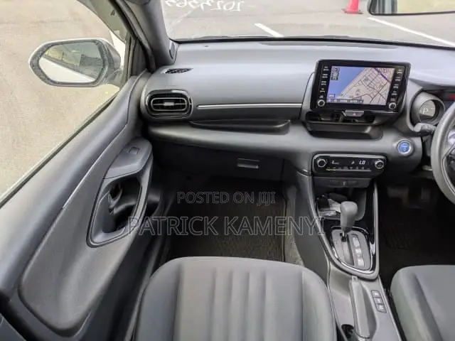 Toyota Yaris 2020 Silver