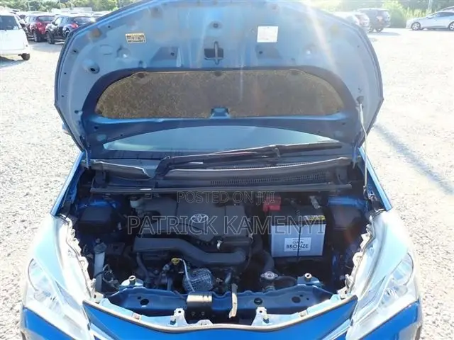 Toyota Vitz 2018 Blue