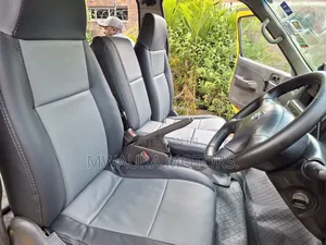 Nissan Caravan (Urvan) 2008 Yellow