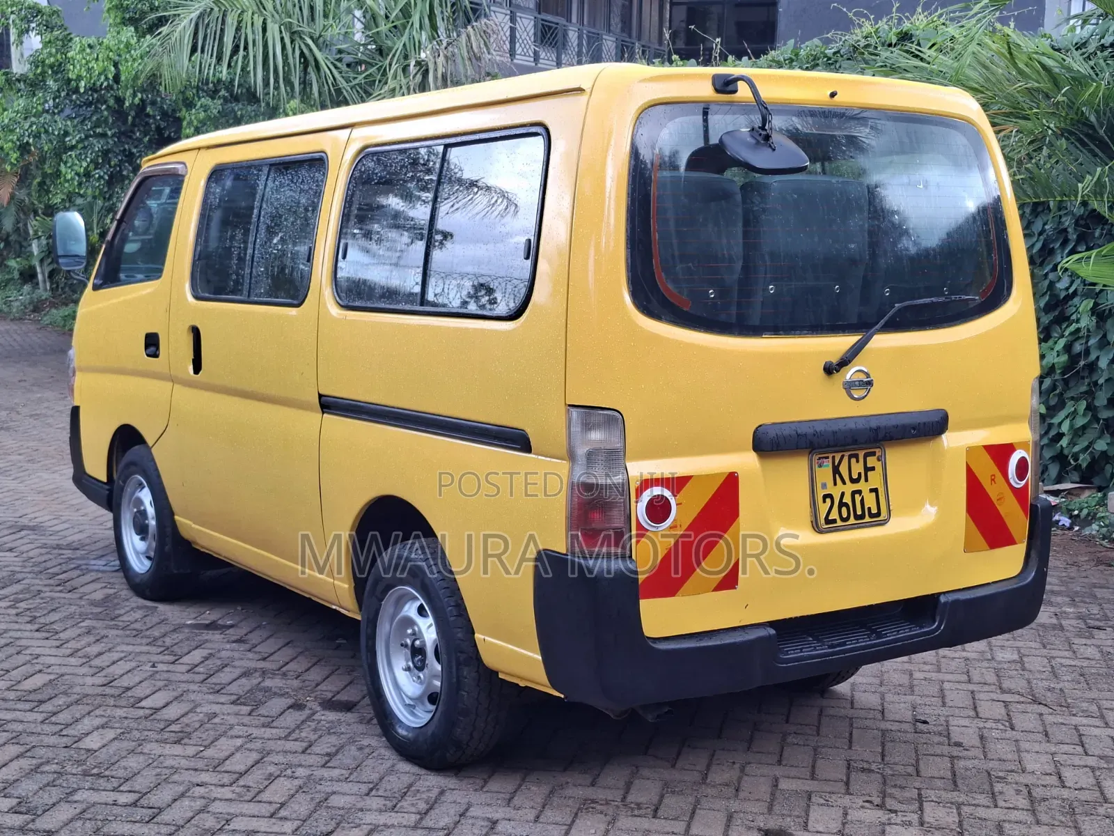 Nissan Caravan (Urvan) 2008 Yellow