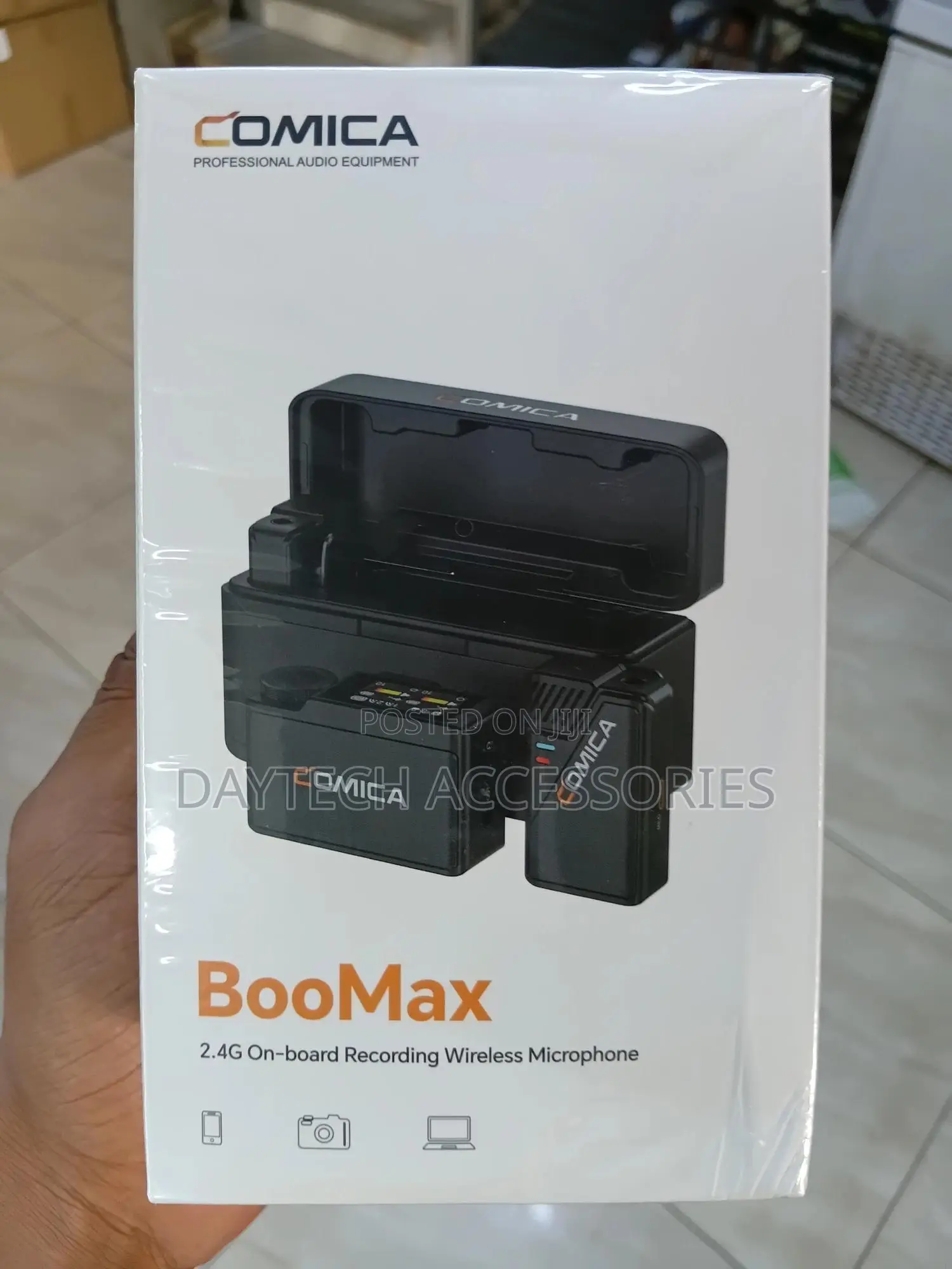 Comica Boomax 2.4g on-Board Recording Wireless Microphone System.