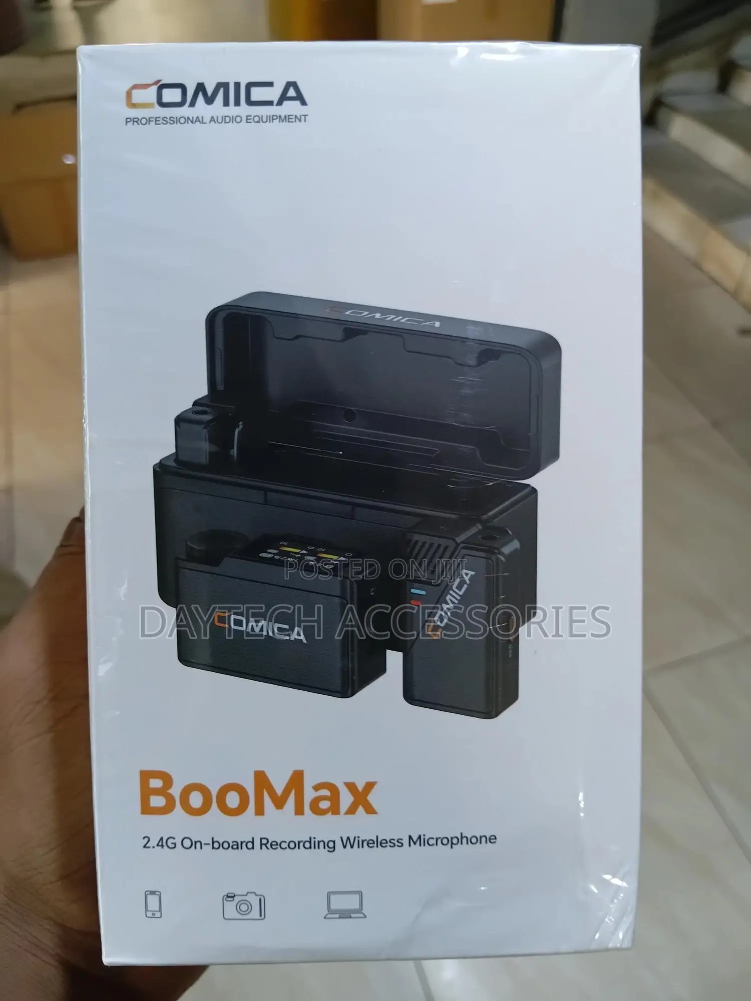 Comica Boomax Wireless Lavalier Microphone for Cameras Smartphones.