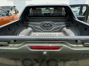 Toyota Hilux Revo Double Cab Deisel 2.4 AWD 2022 Green