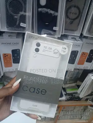 Piblue Transparent Mobile Phone Case for the Samsung Galaxy Z Flip 4.