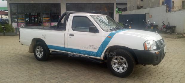 Nissan Hardbody Local - thumbnail 3