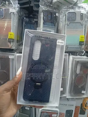 Fashion Carbon Fiber Magnetic Phone Case for a Samsung Galaxy Z Fold3.