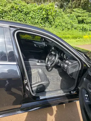 Mercedes-Benz E220 2016 Black