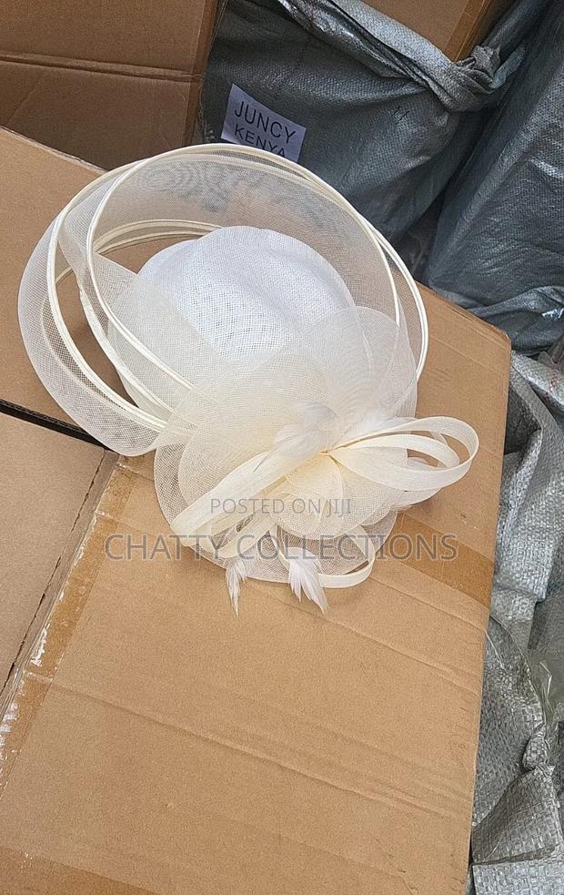 Big Cream Ladies Head Fascinators - thumbnail 2