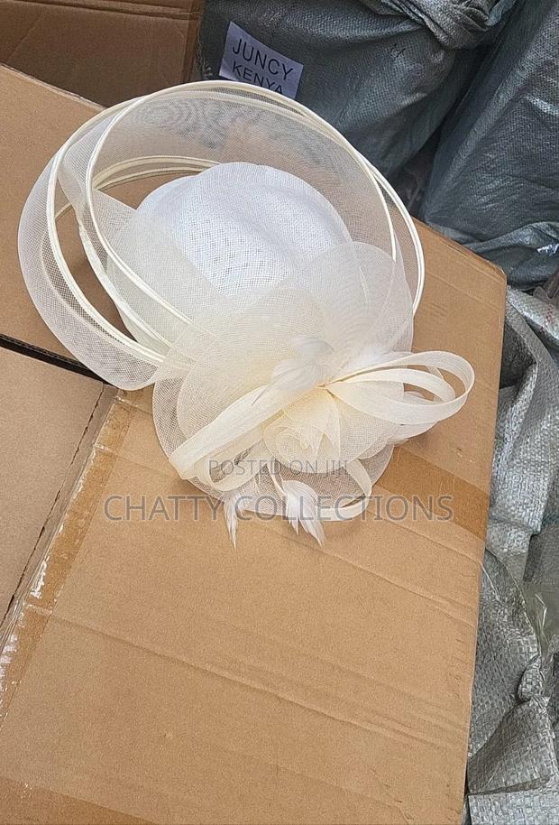 Big Cream Ladies Head Fascinators - thumbnail 4
