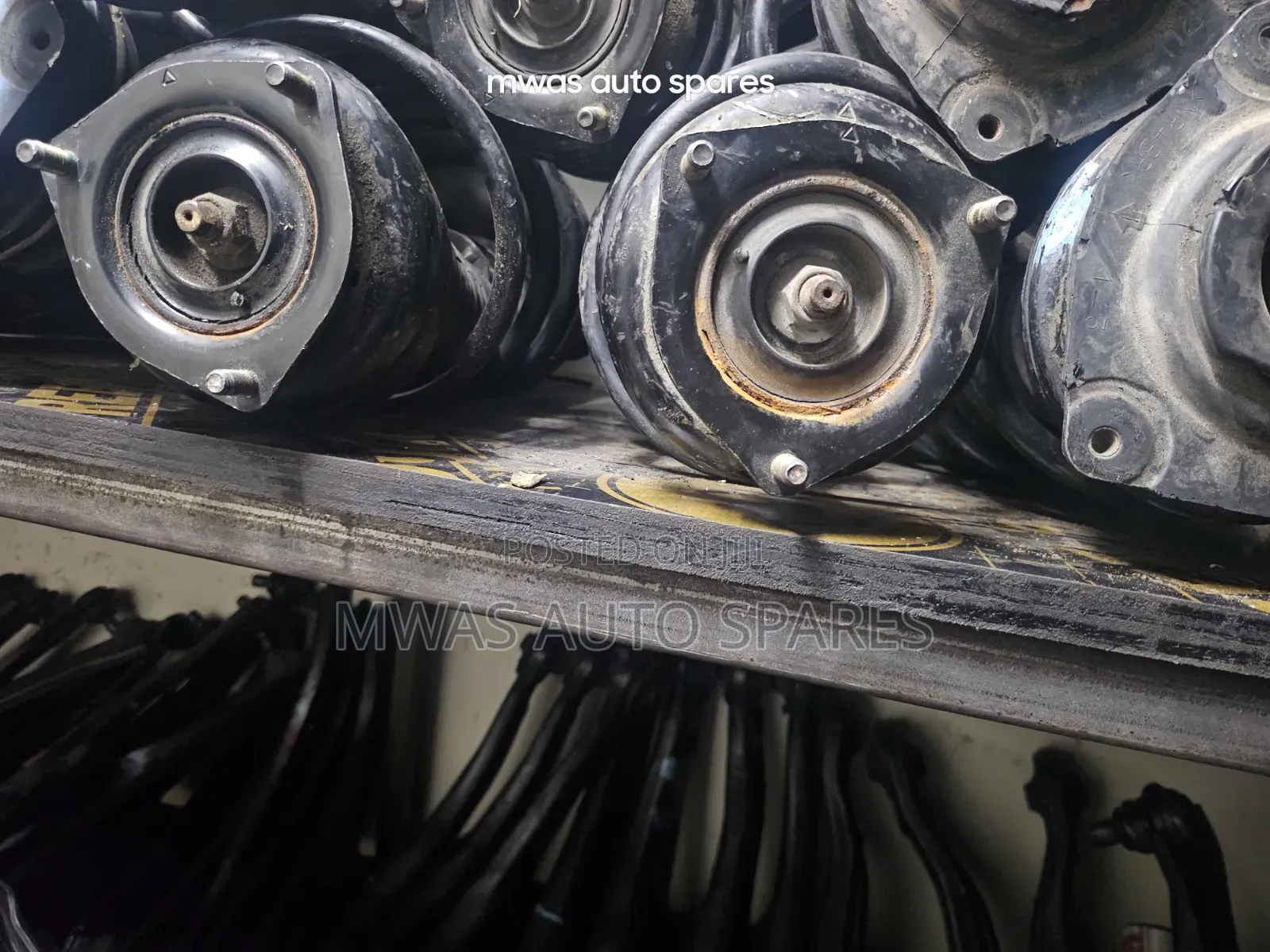 Nissan B15 Shocks and Mountain