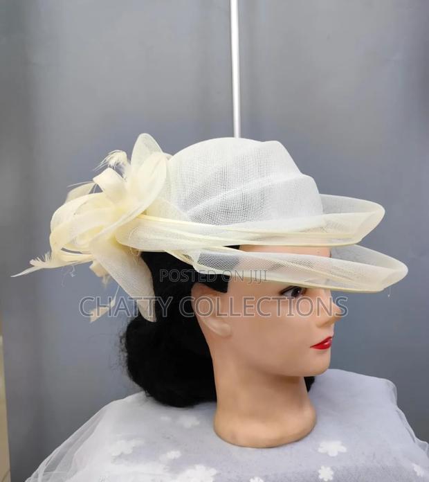 Big Cream Ladies Head Fascinators - thumbnail 5