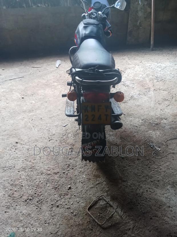 Bajaj Boxer 125 2022 Red - thumbnail 3