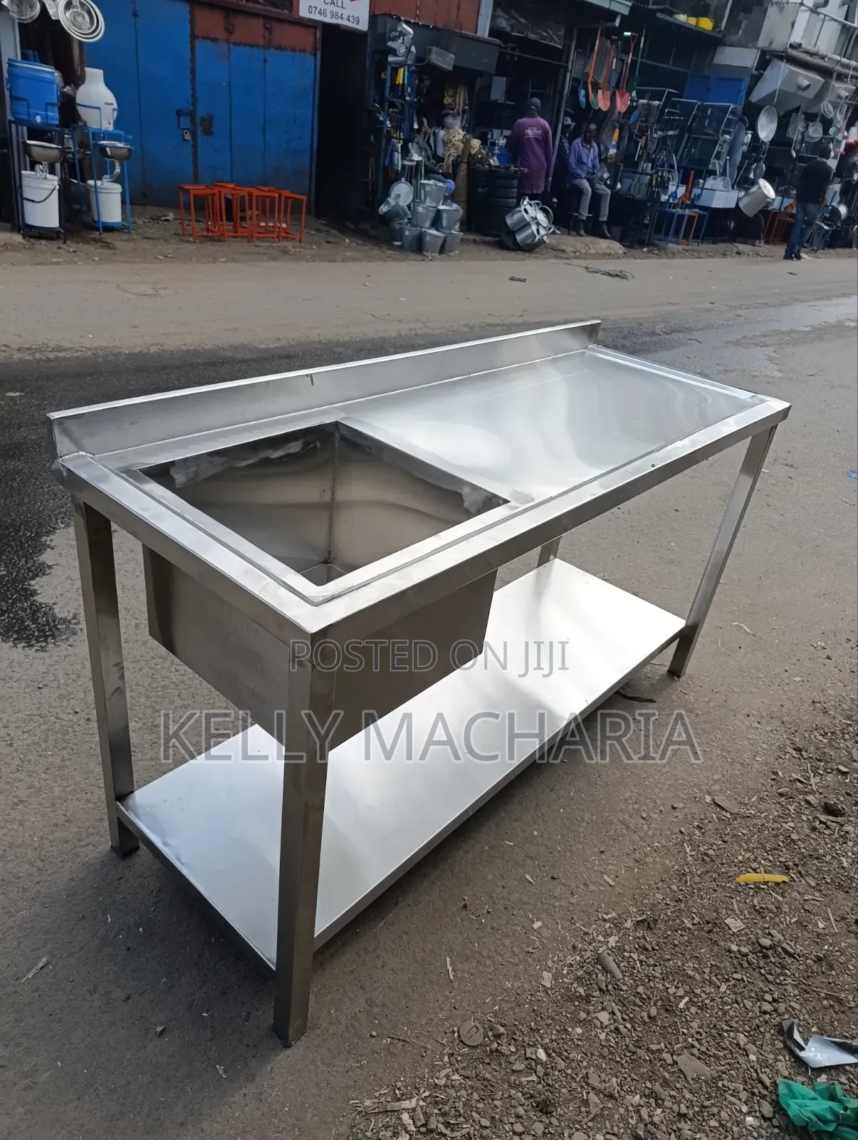 Single Stainless Steel Sink With Large Working Space