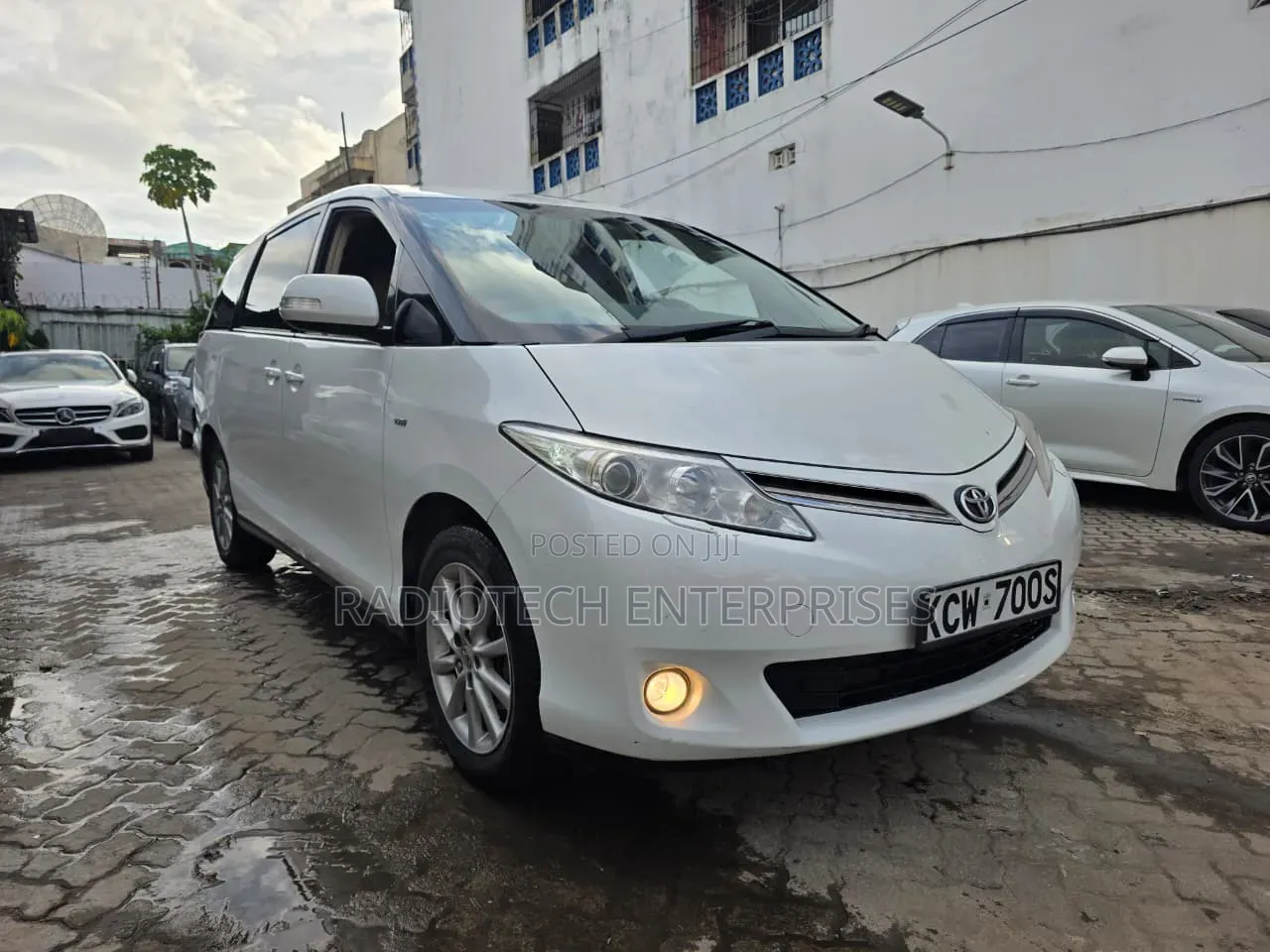 Toyota Estima 2012 White