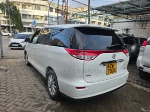 Toyota Estima 2012 White