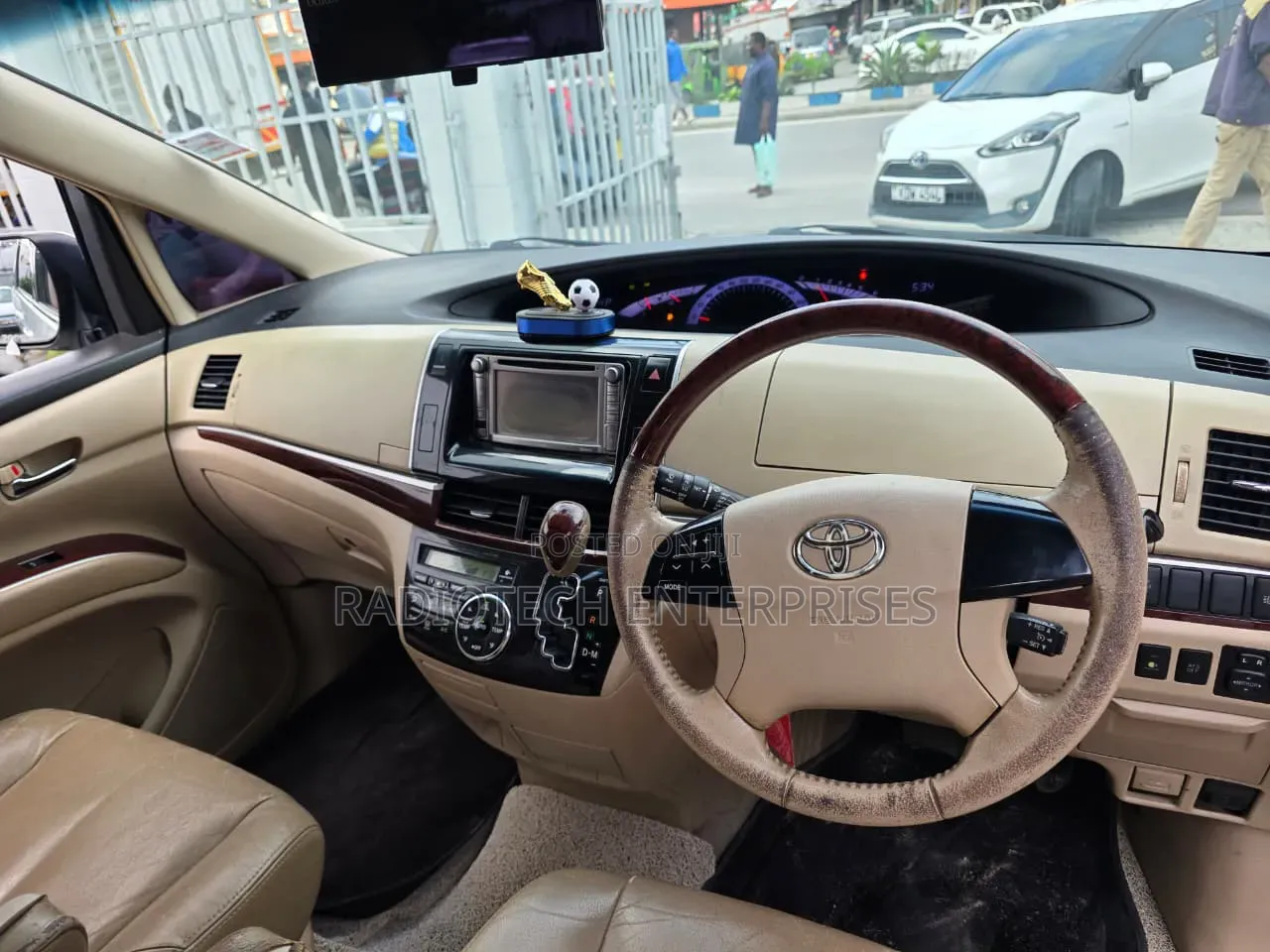 Toyota Estima 2012 White