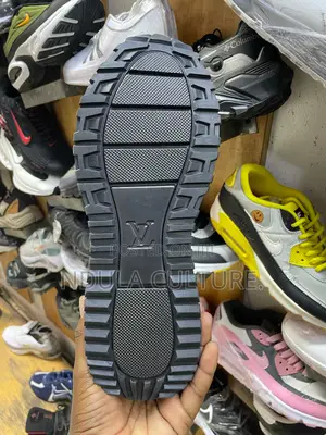( Lv )Louis Vuitton Run Away Iridescent Sneakers