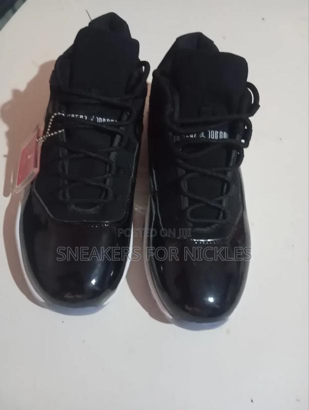 Jordan 11 Lows - thumbnail 9
