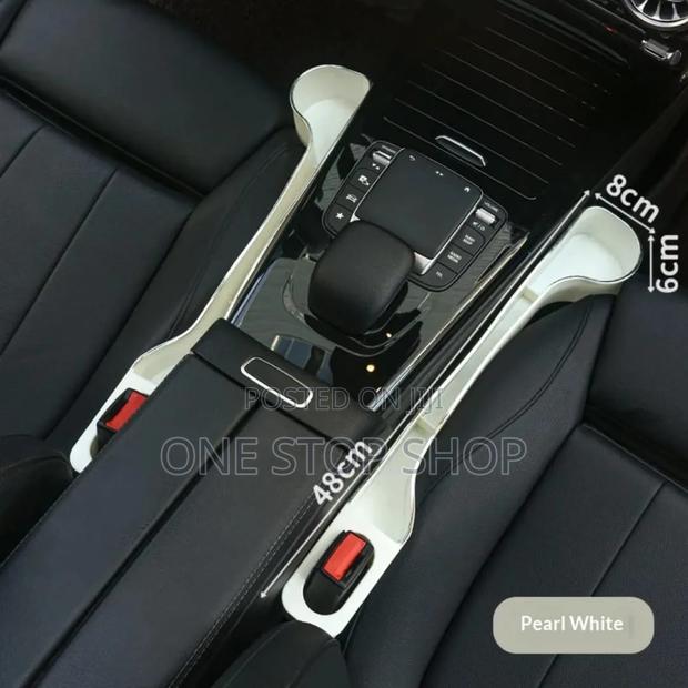 2pc Baije 4*4 Cars Plastic Multifunctional Seat Gap Filler With Cuphol