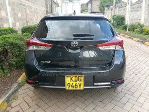 Toyota Auris 2015 Black