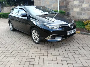 Toyota Auris 2015 Black