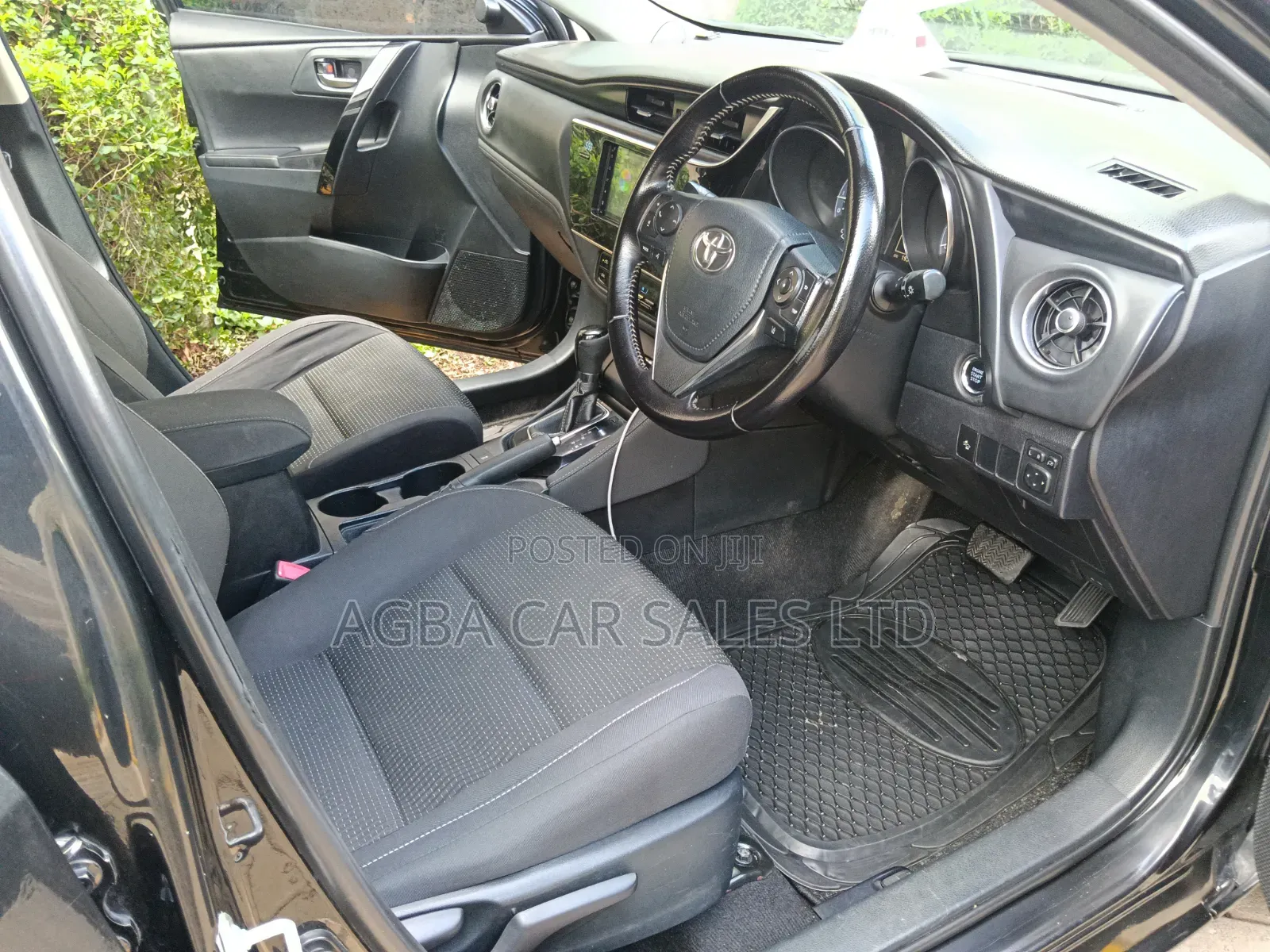 Toyota Auris 2015 Black