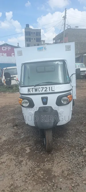 Piaggio 2024 White